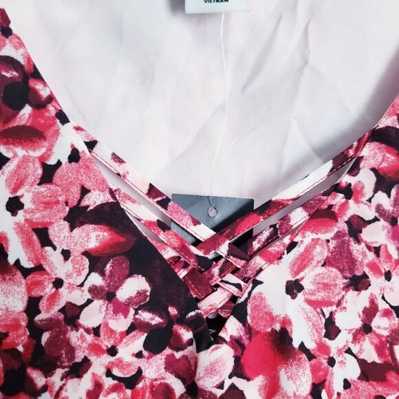 White House Black Market Printed Crisscross Double-Layer Shell - Picture 3 of 8